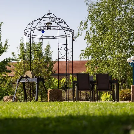 Des Cigognes Hébergement de vacances *